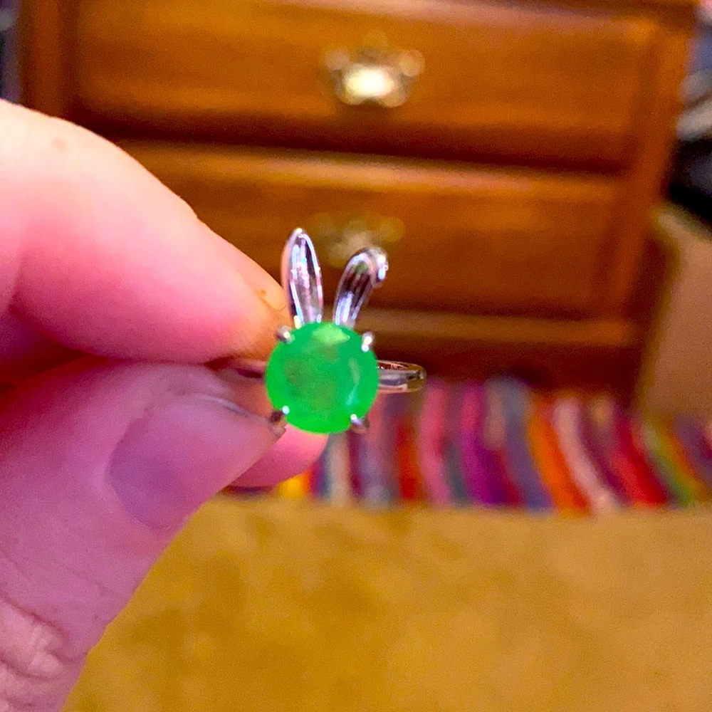 lime green fusion stone ring Shaped like a bunny